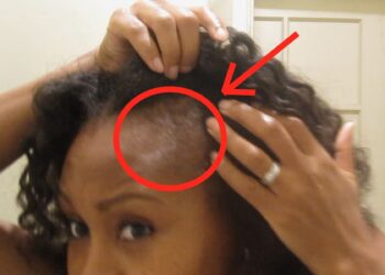 POURQUOI MES CHEVEUX NE POUSSENT PAS ?