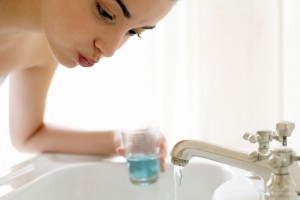 Dents-les-bains-de-bouche-mauvais-pour-le-caeur
