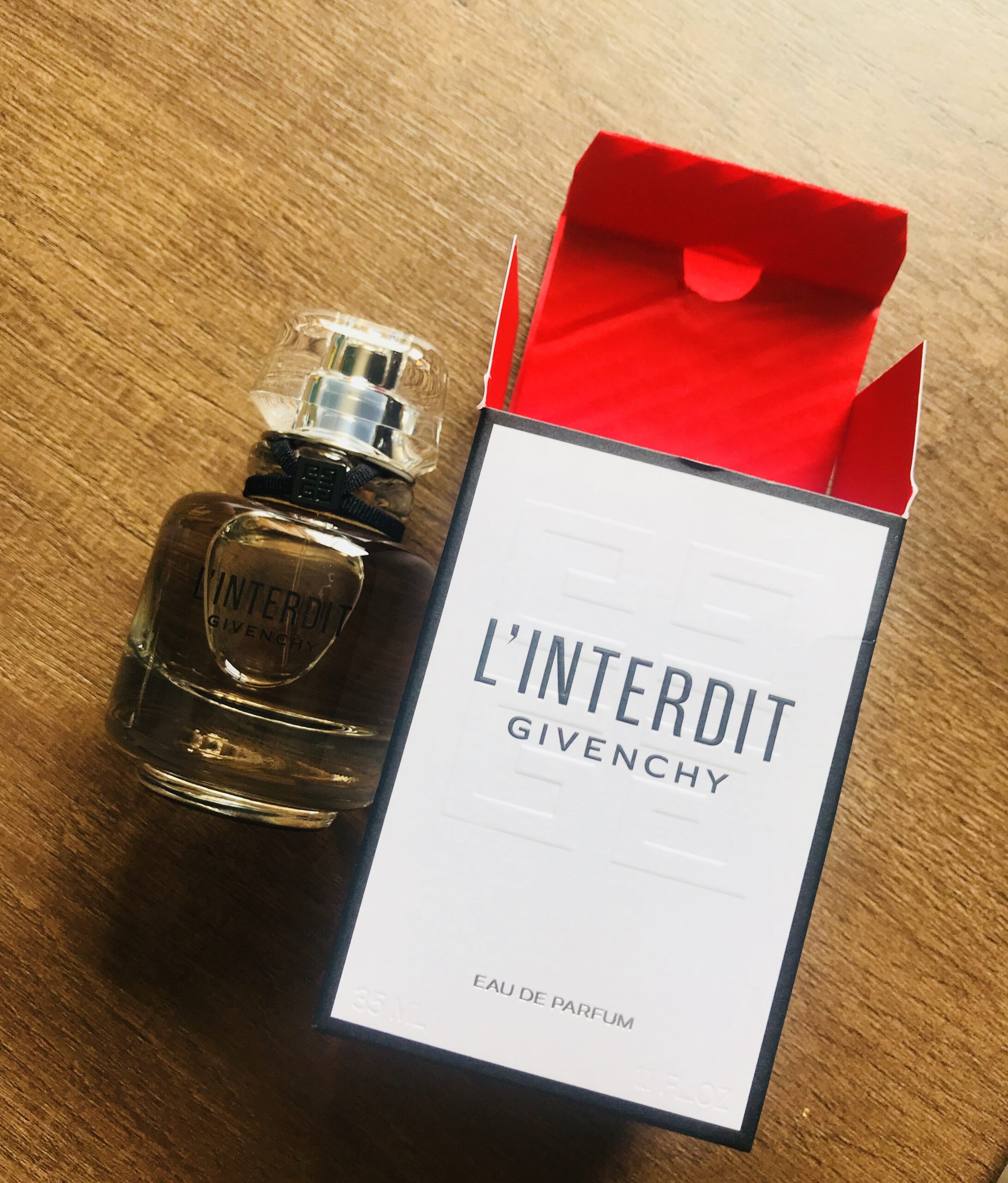 [Beauté] L&rsquo;Interdit, le parfum de Givenchy dédié à Audrey Hepburn revient 61 ans plus tard