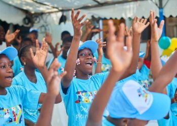 Orphelinat Caillou Blanc à Yopougon : la Fondation CANAL+ connecte les enfants au numérique