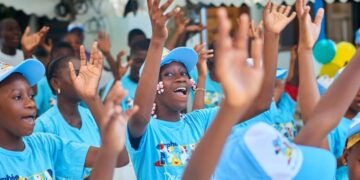 Orphelinat Caillou Blanc à Yopougon : la Fondation CANAL+ connecte les enfants au numérique