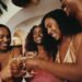 Sororité : un mot tendance, mais est-ce qu’on le pratique vraiment ?