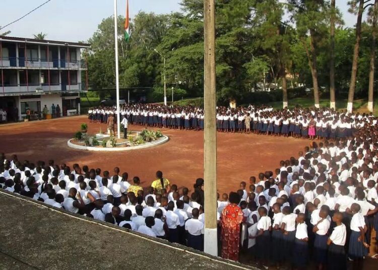 Rentrée scolaire 2026-2027 : la DELC rappelle les règles concernant la tenue des élèves filles: Les jupes fixées à 11 cm au-dessus de la cheville en Côte d&rsquo;Ivoire